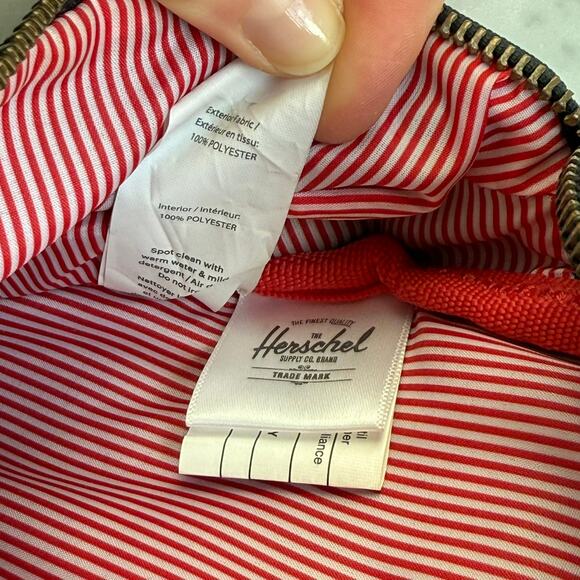 Herschel Supply Co. Unisex Black Hip Pack Belt Bag 9x7” Adjustable - Picture 4 of 9